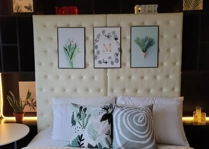 Incredible Makati Unit W Stunning View & 65 Tv 公寓