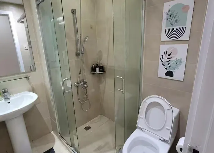 Incredible Makati Unit W Stunning View & 65 Tv * 马尼拉